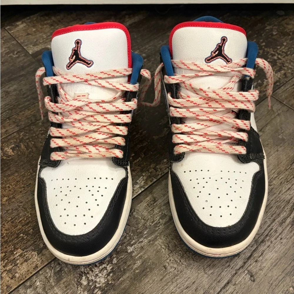 Jordan Red and Blue Sneakers EUC MENS SIZE 8 WOMENS SZ 9.5